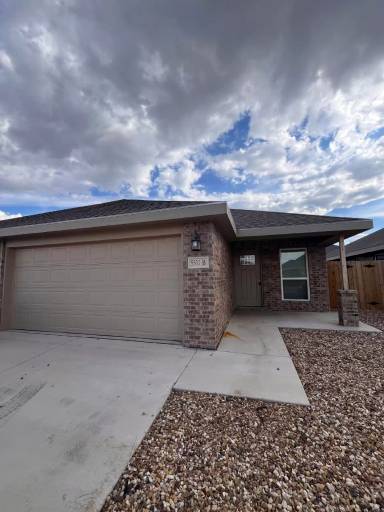 Main picture of 5517 Jarvis St