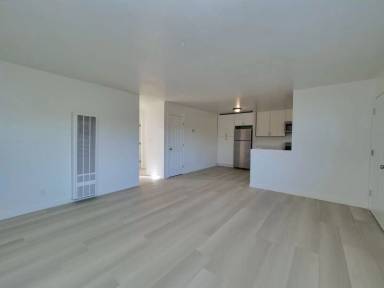 Main picture of 3217 Walnut Ave