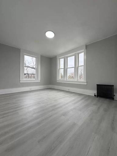 Main picture of 217 E 7th St