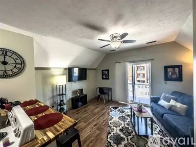 Main picture of 1145 Park Ave