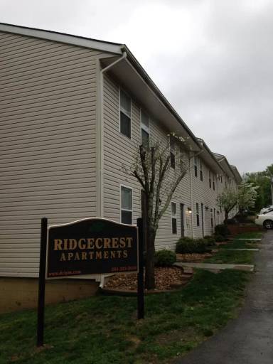 Main picture of 100 Lewis St