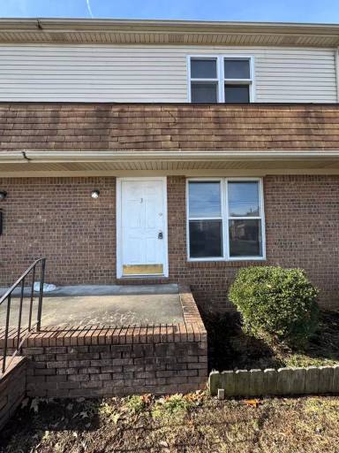Main picture of 109 Lakeview Dr