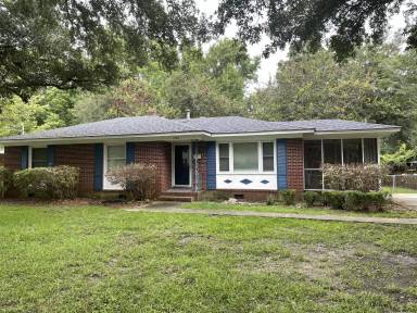 Main picture of 1330 N Sherwood Dr