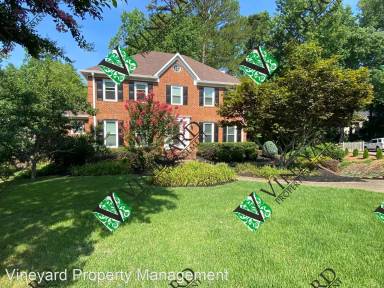 Main picture of 4504 Club House Dr