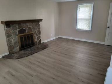 Main picture of 807 Meadow Dr