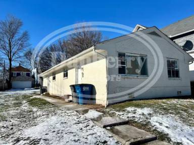 Main picture of 172 Gibbons St