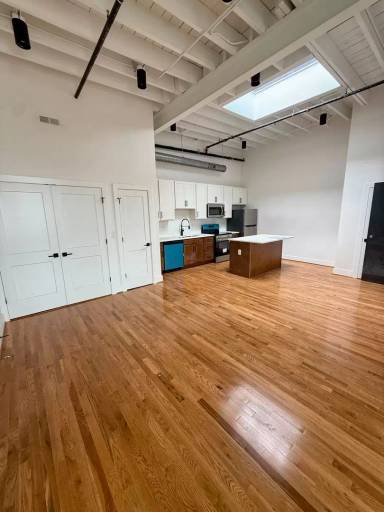 Main picture of 2033 W Broad St