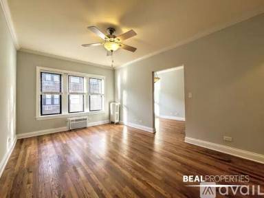 Main picture of 748 W Addison St