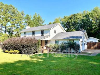 Main picture of 25 Fox Run Ln