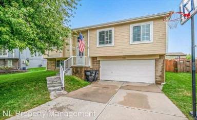 Main picture of 17271 Sprague St