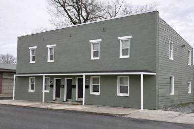 Main picture of 125-131 N W St