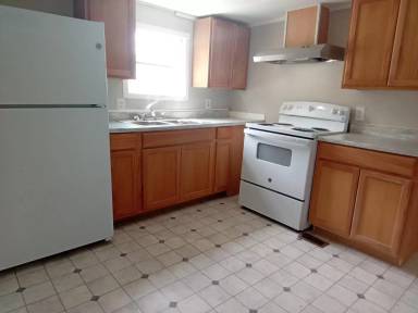 Main picture of 2400 Oaklawn Blvd