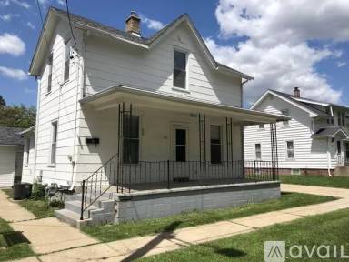Main picture of 710 Moore St