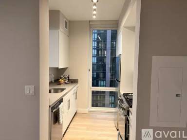 Main picture of 595 Dean St Apartments