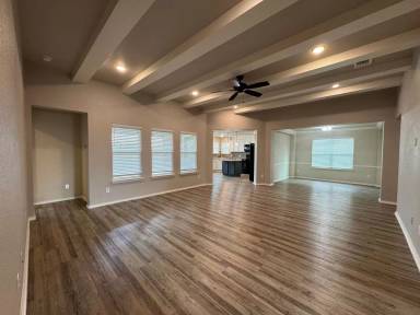 Main picture of 829 Ross Rd