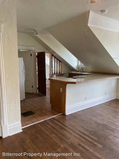 Main picture of 530 S 5th St E