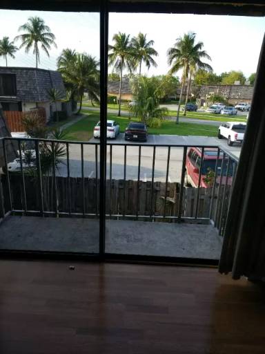 Main picture of 382 Lake Arbor Dr