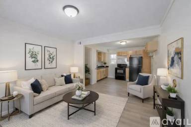 Main picture of 811 Elm St