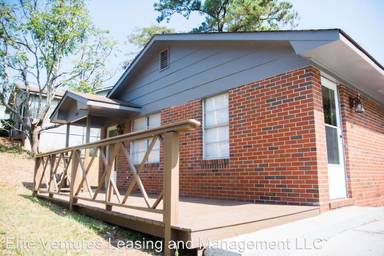 Main picture of 2546 Pinola Ave