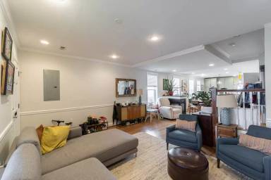 Main picture of 904 Webster St NW