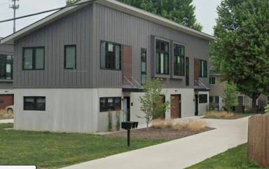 Main picture of 550 Cleveland St