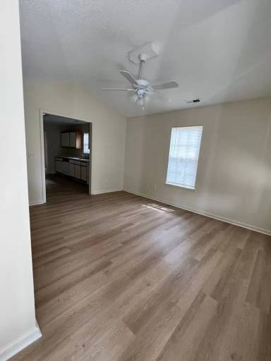 Main picture of 5039 Peachtree Ave