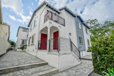 Main picture of 7101 S La Cienega Blvd