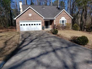 Main picture of 4641 Hampton Chase NE
