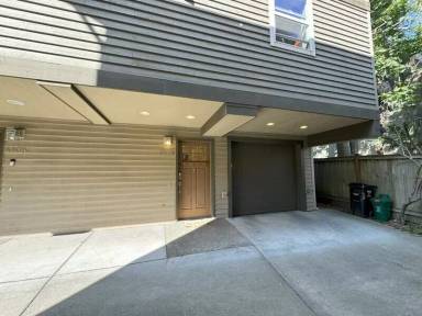 Main picture of 4809 Stone Way N