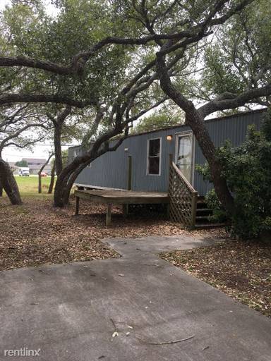 Main picture of 1800 N Live Oak St
