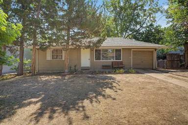 Main picture of 1230 S Grape St