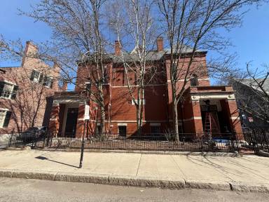 Main picture of 37 Kirk St