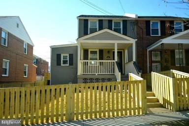 Main picture of 615 Gallatin St NE