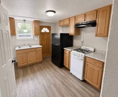 Main picture of 240 W High St