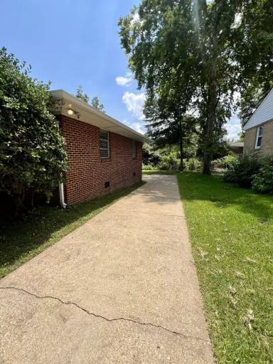 Main picture of 4010 Wiley Ave