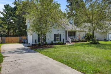 Main picture of 615 Dolphin Dr