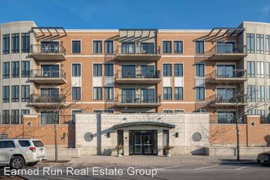 Main picture of 135 S York St