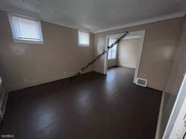 Main picture of 2342 W Grand St