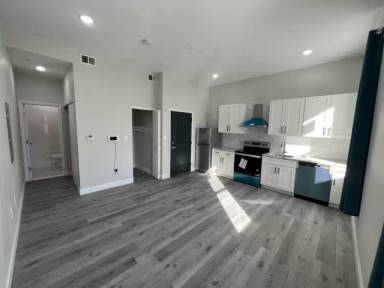 Main picture of 106 S 42nd St