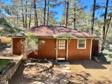 Main picture of 818 W Hoover Ln