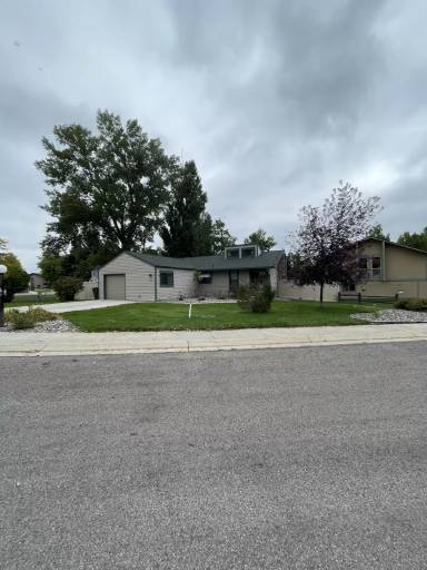 Main picture of 385 Pheasant Pl