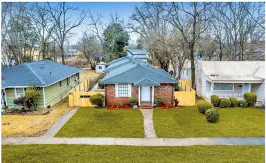 Main picture of 7728 1st Ave S