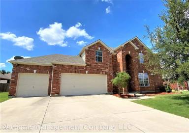Main picture of 2404 Dawn Mist Dr