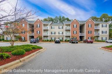 Main picture of 635 Marshtree Ln