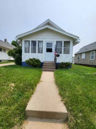 Main picture of 3507 Elm Ave SE