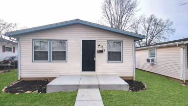 Main picture of 949 S Harris Ave