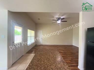 Main picture of 10009 Iron Ridge Dr