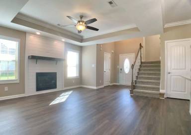 Main picture of 425 Ayden Ln