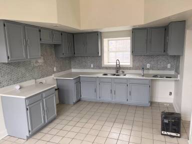 Main picture of 611 E 50th Pl
