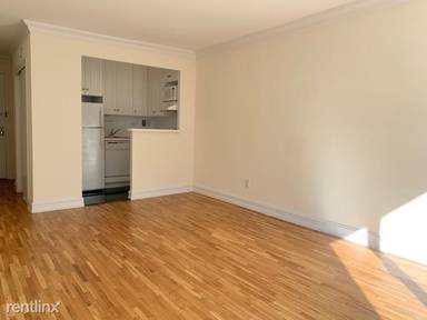 Main picture of 1661 York Ave